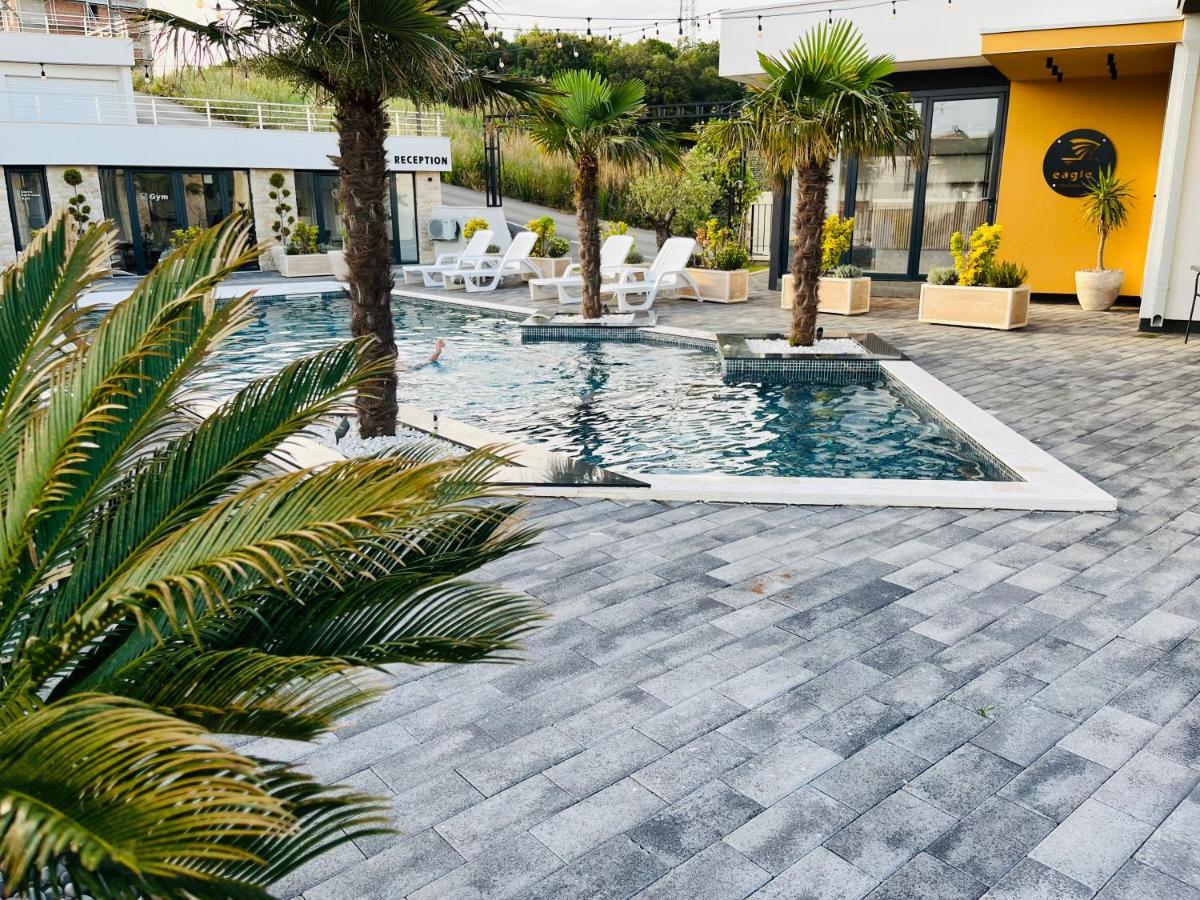Art's Mit Pool Pinjes Apartment *