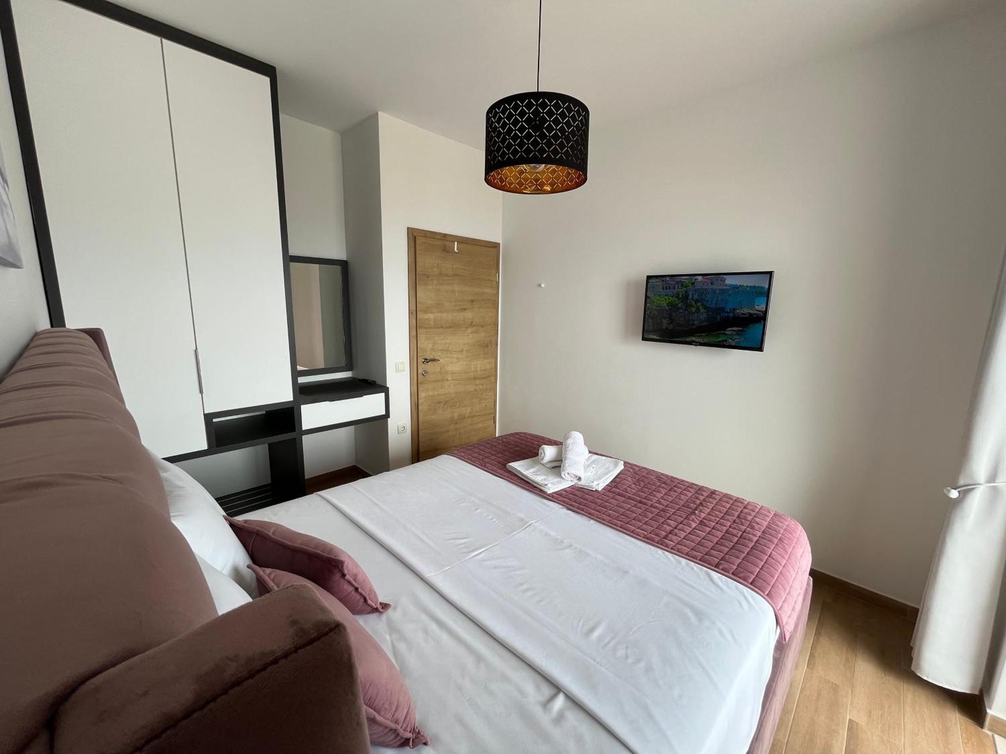 Art's Mit Pool Pinjes Apartment