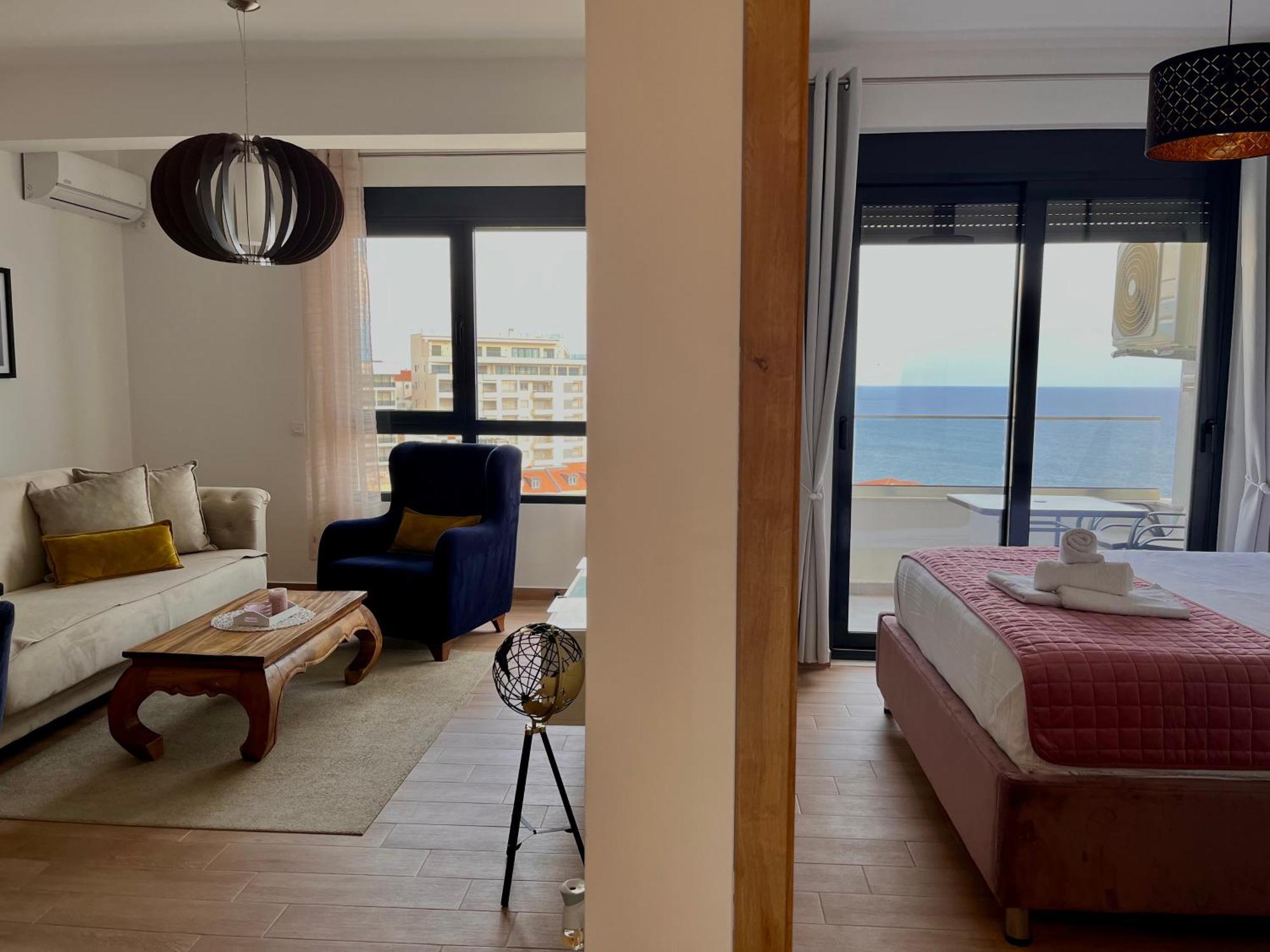 Art's Mit Pool Pinjes * Ulcinj